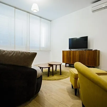 Stina Apartment Split